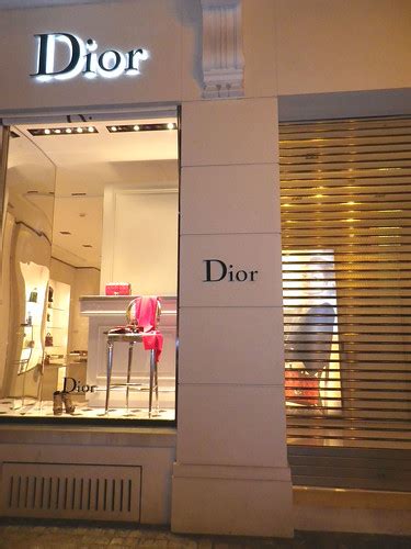 dior stores in brussels.